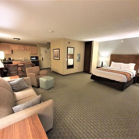 Amerivu Inn And Suites - Chisago City Eksteriør billede