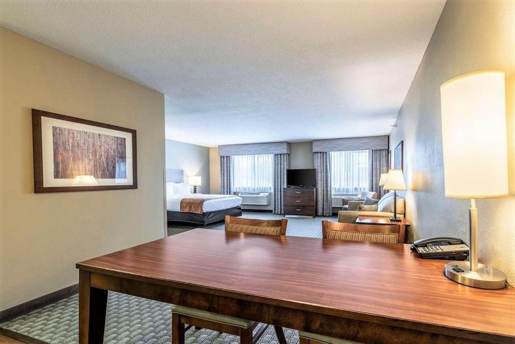 Amerivu Inn And Suites - Chisago City Eksteriør billede