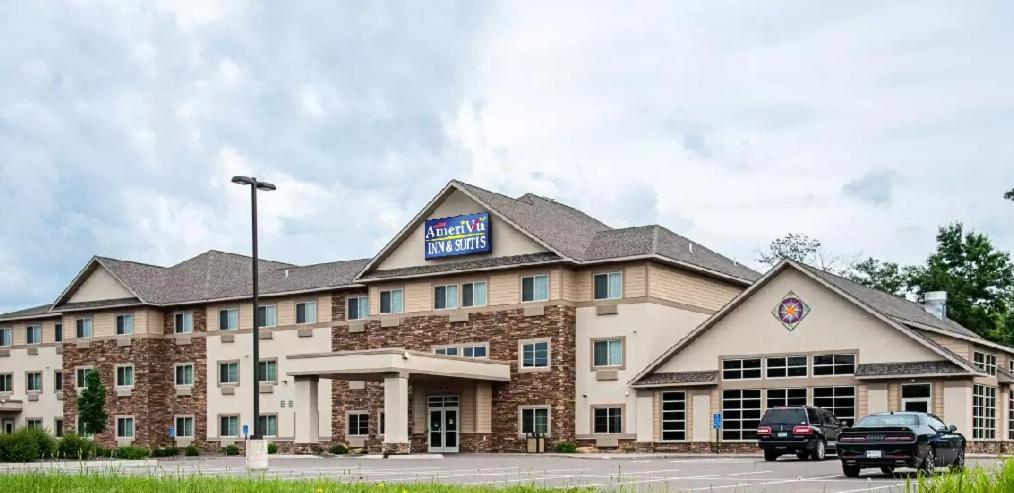 Amerivu Inn And Suites - Chisago City Eksteriør billede