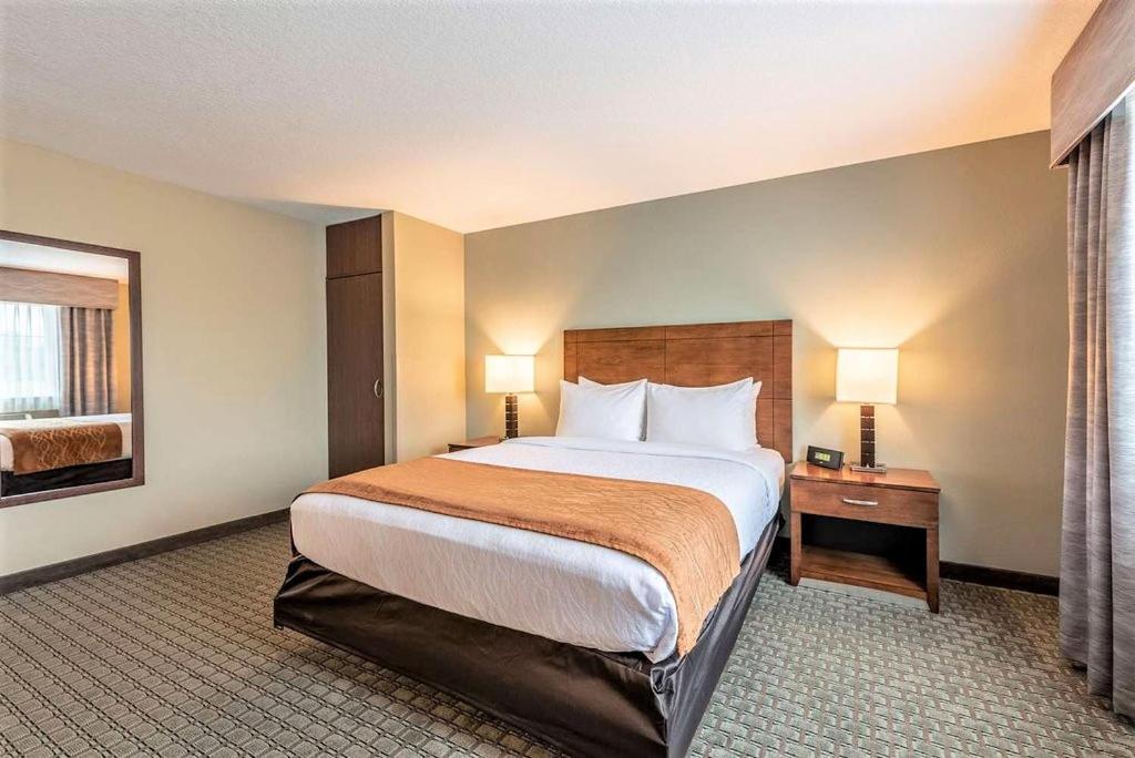 Amerivu Inn And Suites - Chisago City Eksteriør billede