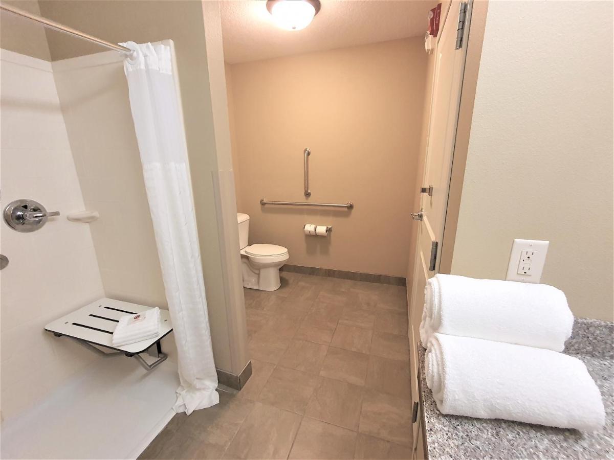 Amerivu Inn And Suites - Chisago City Eksteriør billede