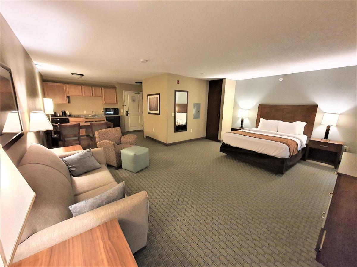 Amerivu Inn And Suites - Chisago City Eksteriør billede