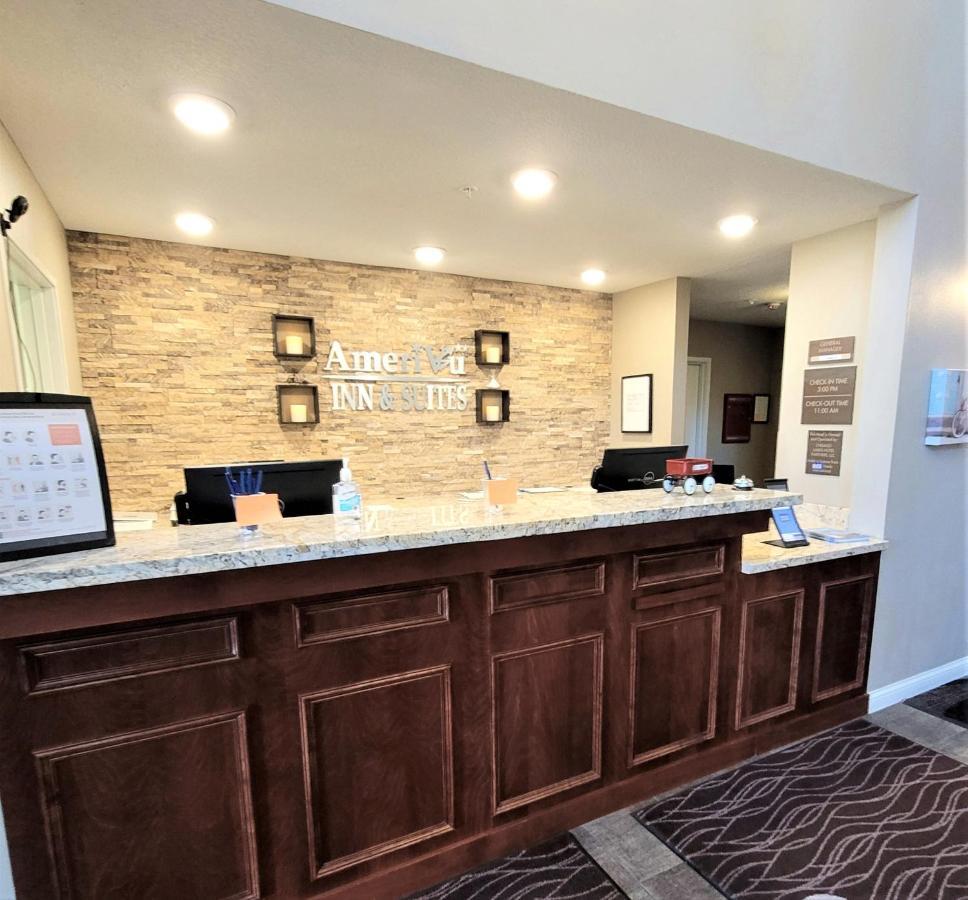 Amerivu Inn And Suites - Chisago City Eksteriør billede